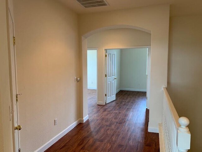 Building Photo - Five Bedroom Home In gated Serrano