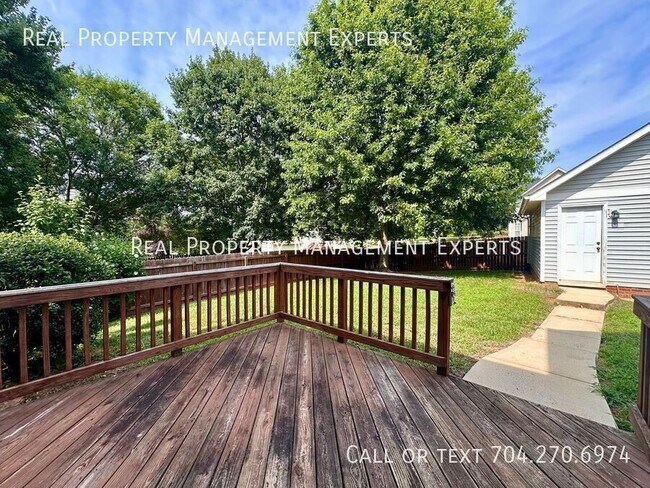 Building Photo - 7603 Rolling Meadows Ln