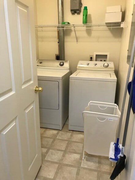 Building Photo - 7248 English Dr