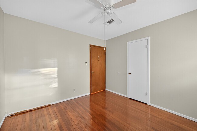 Building Photo - 3438 5th St