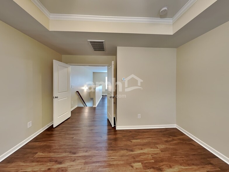 Building Photo - 371 Pulaski Dr SW