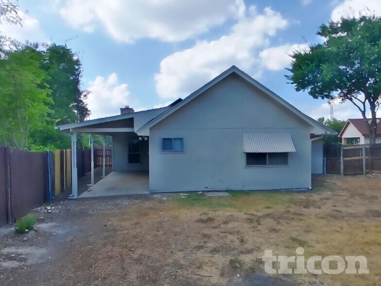 Building Photo - 6621 Brookhaven Trail