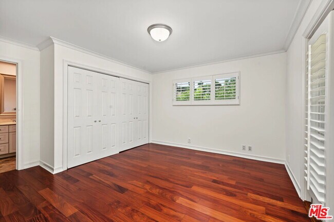 Building Photo - 860 Bronze Ln