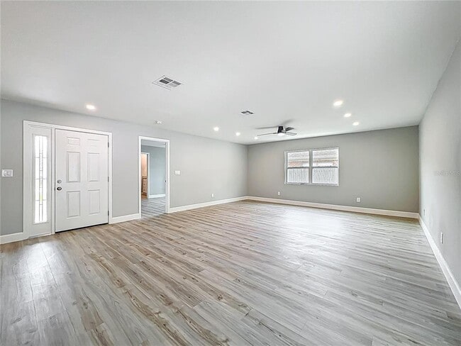 Building Photo - 8676 Hillside Dr