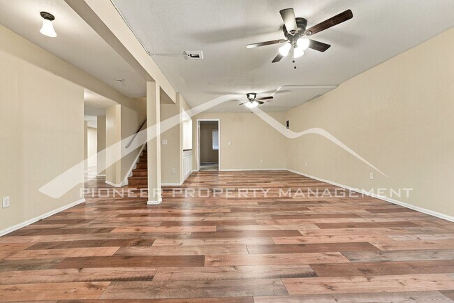 Building Photo - 9603 Laredo St