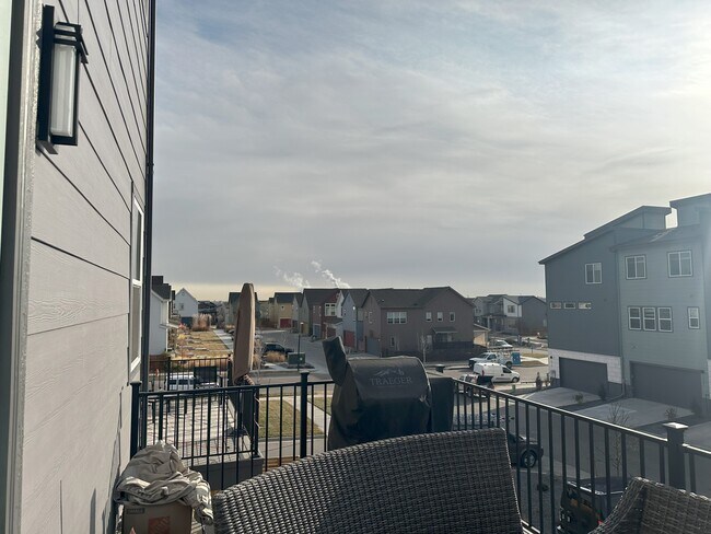 Building Photo - 1566 W 67th Dr