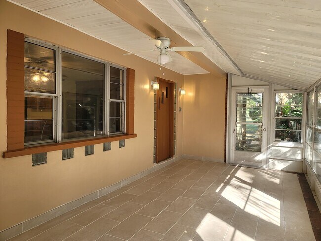 Building Photo - 4362 W Midway Rd