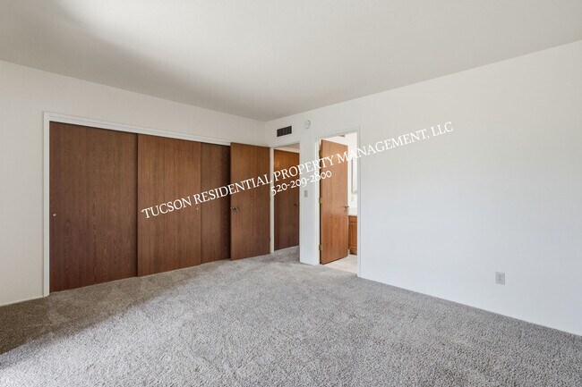 Building Photo - 5810 E Chiricahua Trail