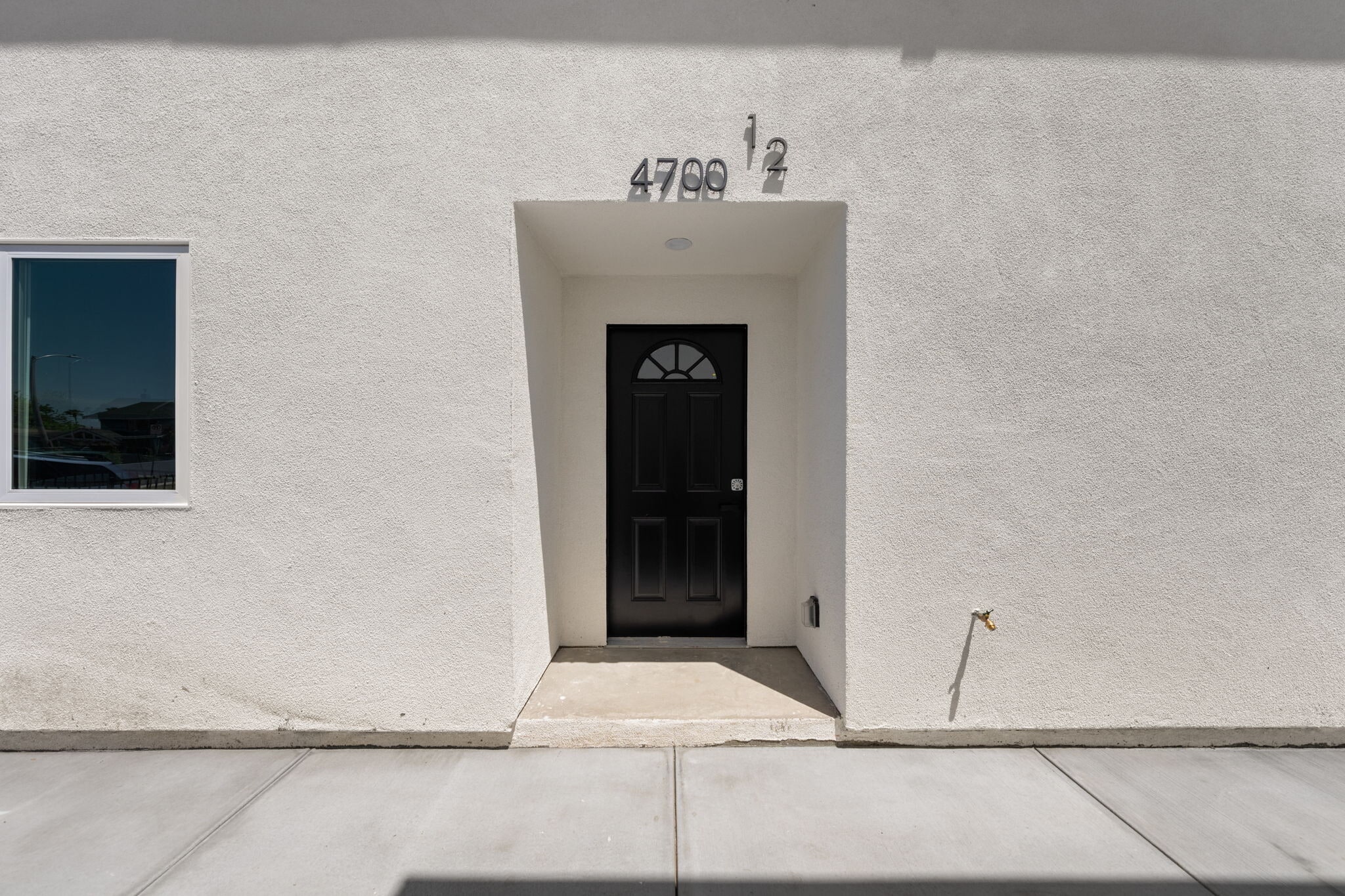 Building Photo - 4700 S Gramercy Pl