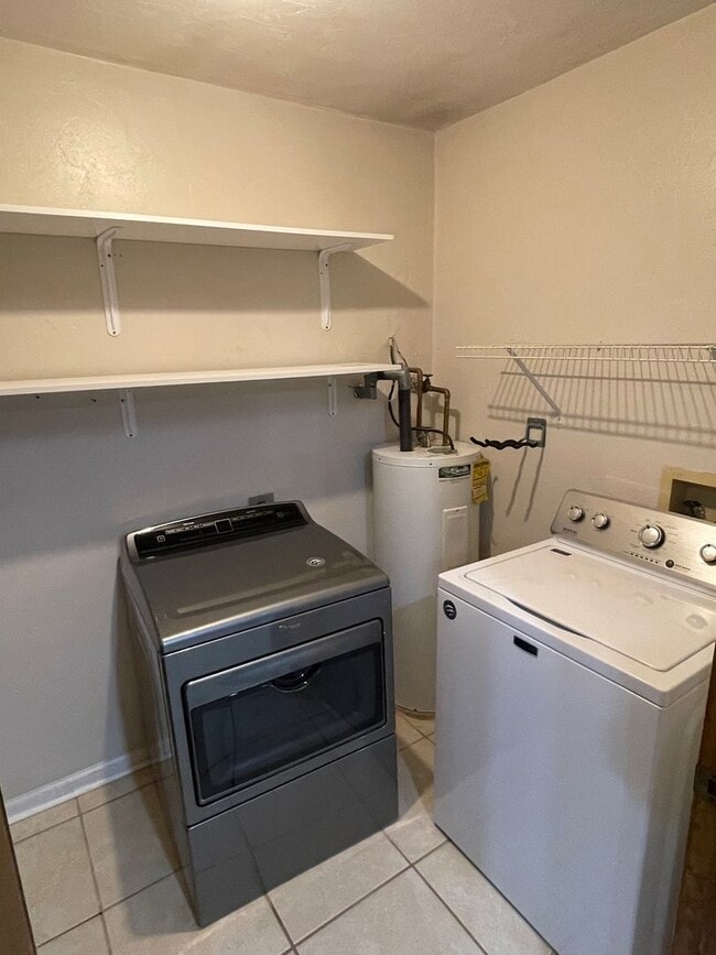 Building Photo - 5722 Lumberjack Ln