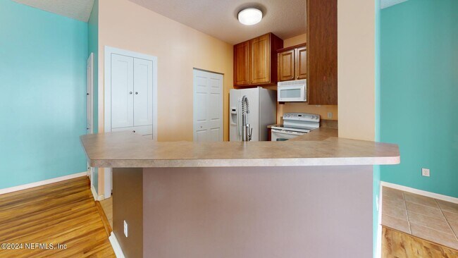 Building Photo - 211 Jardin De Mer Pl