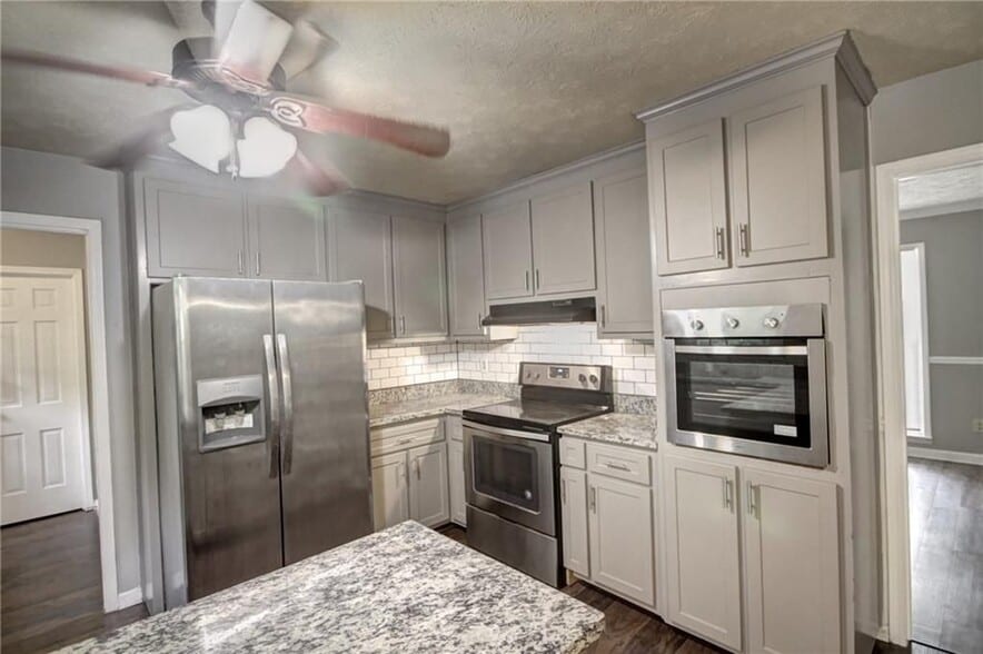 Building Photo - 2450 Horseshoe Bend Rd