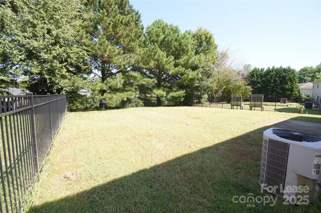 Building Photo - 6728 Evanton Loch Rd