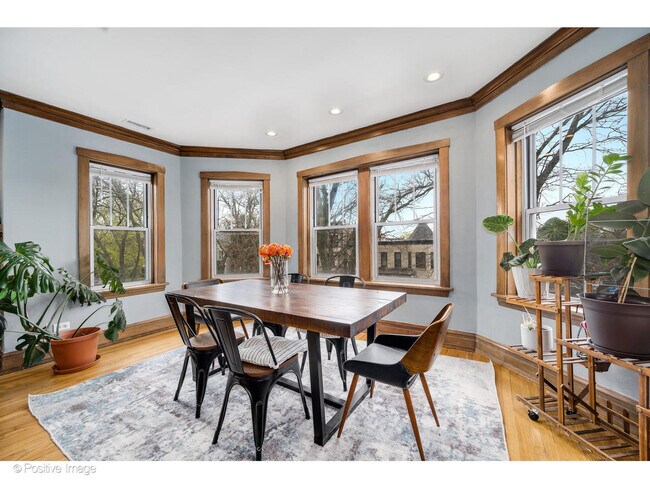 Building Photo - 1462 W Warner Ave