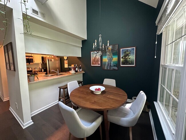 Building Photo - Charming 2-Bedroom Loft-Style Condo in a P...