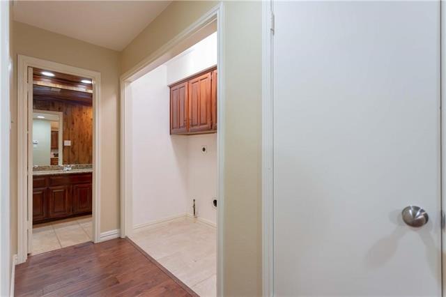 Building Photo - 310 Overland Dr