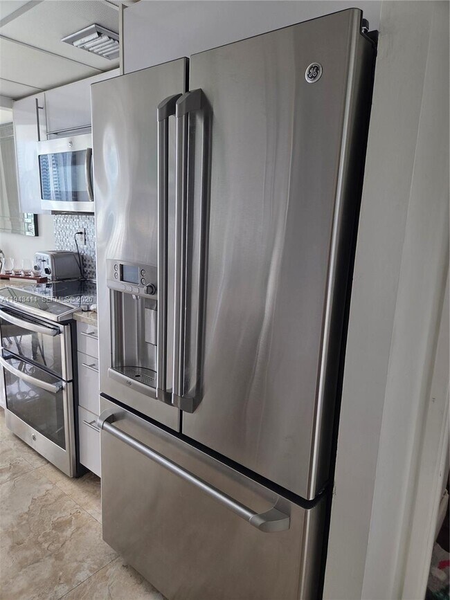 Building Photo - 210 174th St