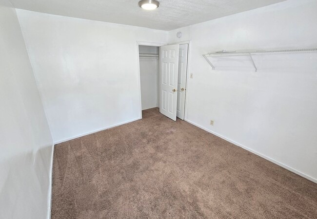 Building Photo - HOME IN HAMPTON FOR RENT!