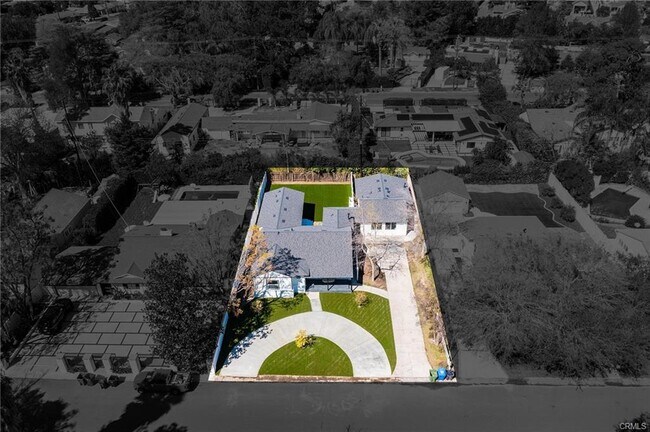 Building Photo - 22919 Leonora Dr