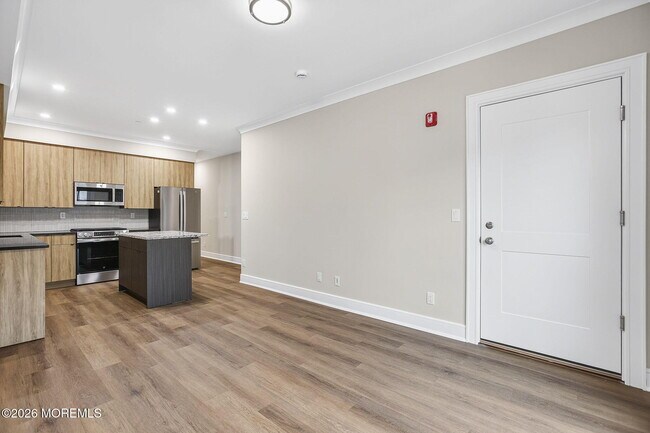 Building Photo - 112 Brighton Ave