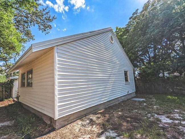 Building Photo - 714 Patterson St