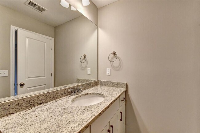Building Photo - 2802 Laurel Ridge Cir