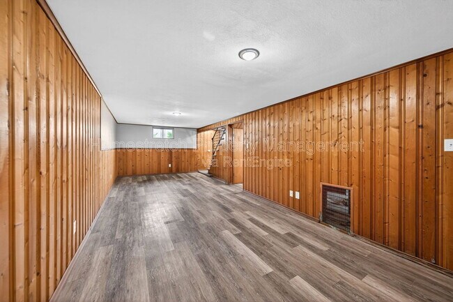 Building Photo - 10201 Surf Dr