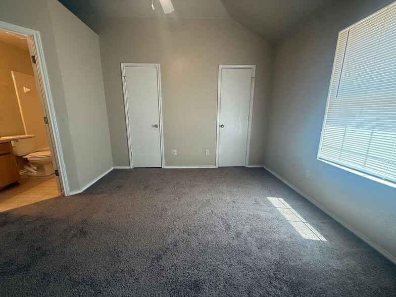 Building Photo - 4000 Doraine Ct