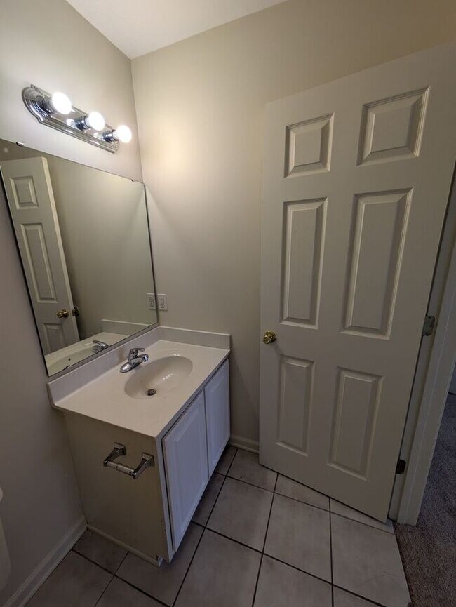 Building Photo - 2BD/2.5BA Unit at Water Oaks