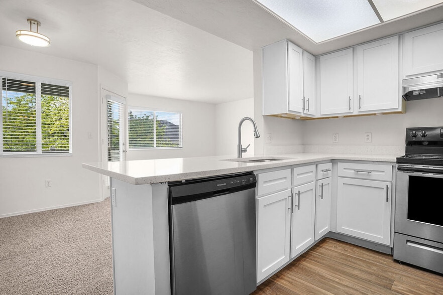 Kitchen - Creekside Village