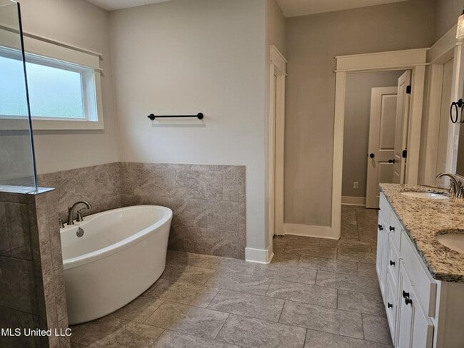 Building Photo - GARDENS AT SNOWDEN GROVE, 5 bedrooms!