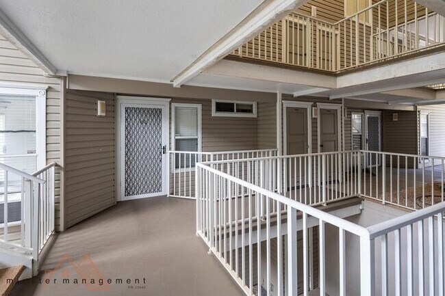 Building Photo - 95-270 Waikalani Drive