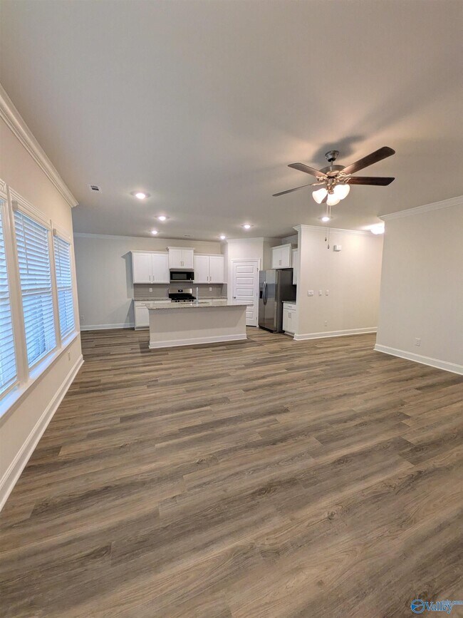 Building Photo - 336 Jackson Pt Cir