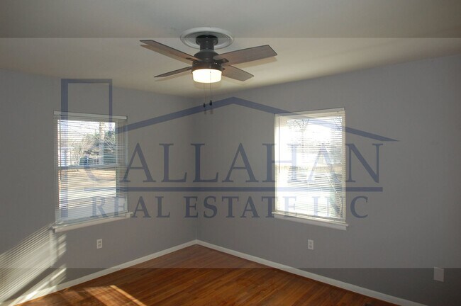 Building Photo - Updated Sherwood 3 bed 2 bath