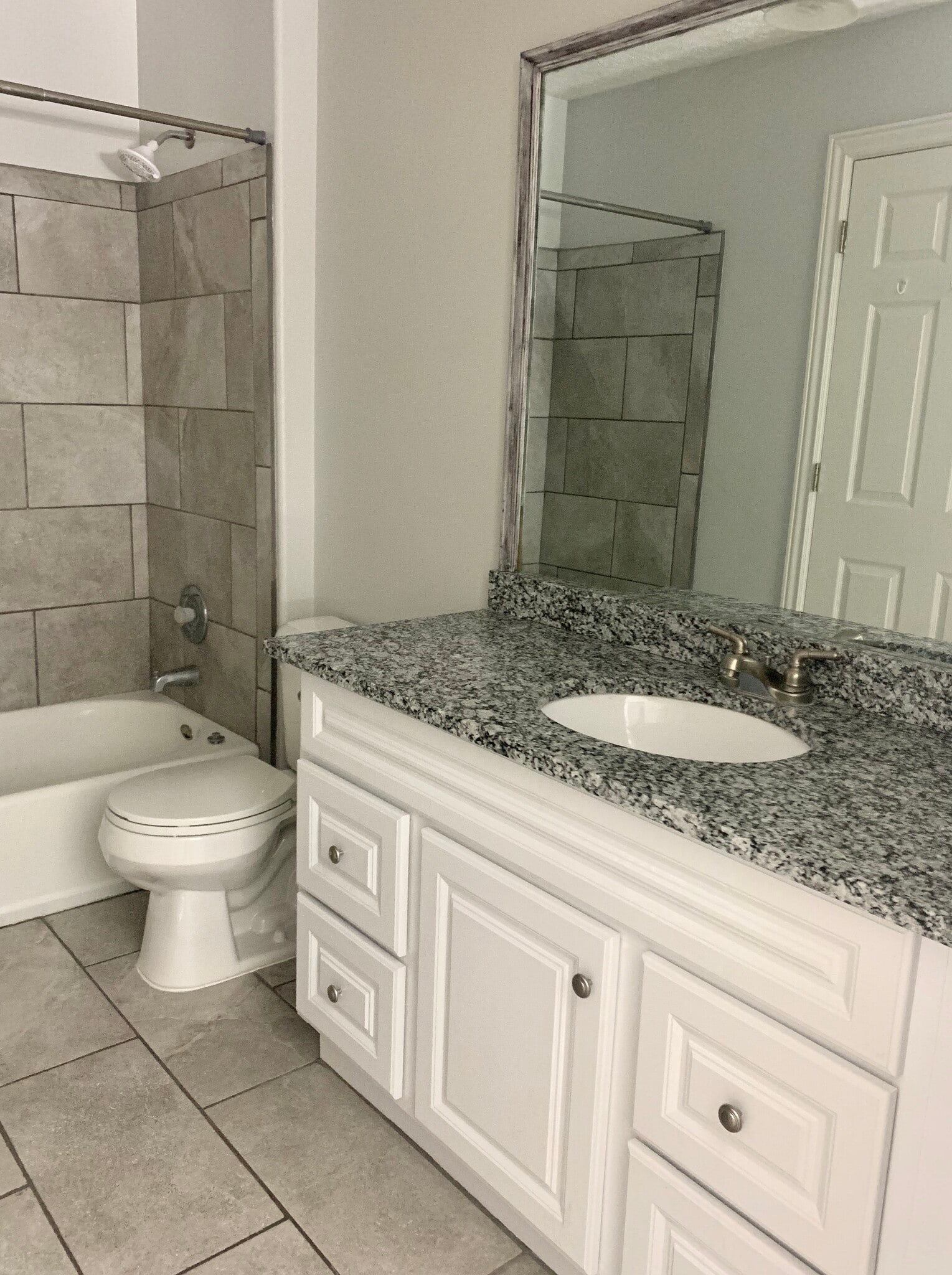 Building Photo - 33 S 900 E