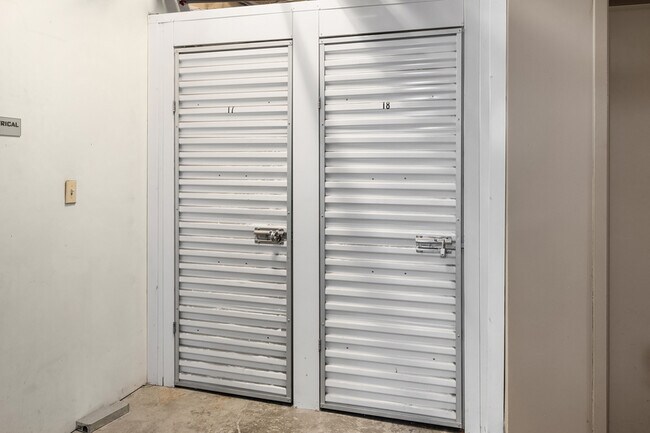 Building Photo - 1408 12th Ave