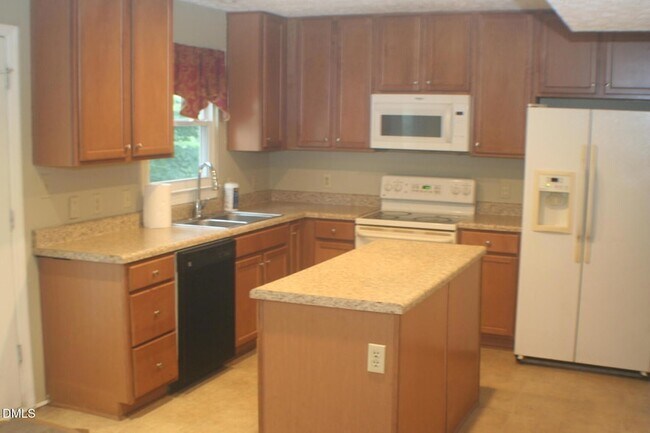 Building Photo - 2500 Ann Carol Ct