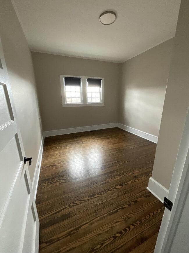 Building Photo - 603 Poplar Ave