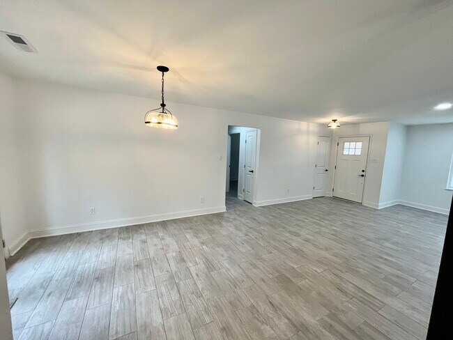 Building Photo - 2038 Tyvola Rd