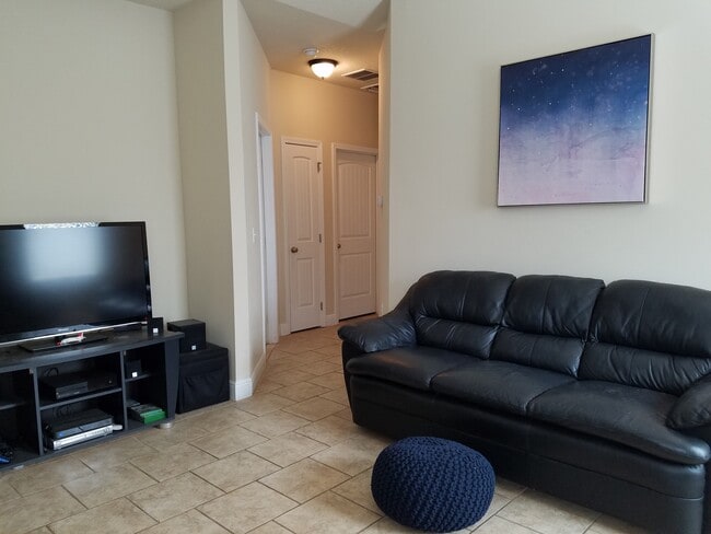 Building Photo - 9708 Brookstone Way
