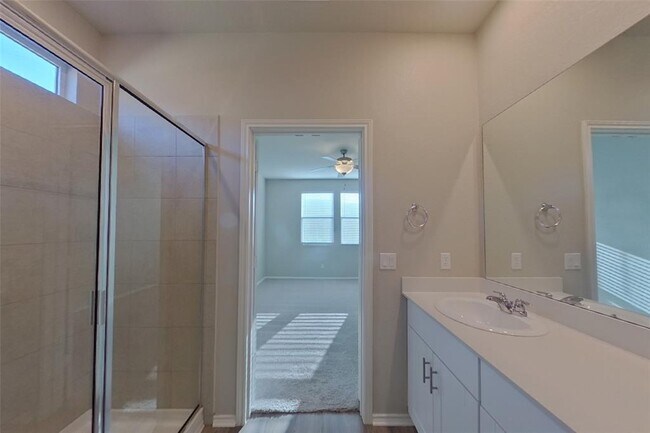Building Photo - 5221 Saddle Clb Dr
