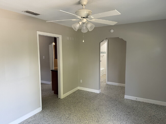 Building Photo - Single Family Home in South Tampa