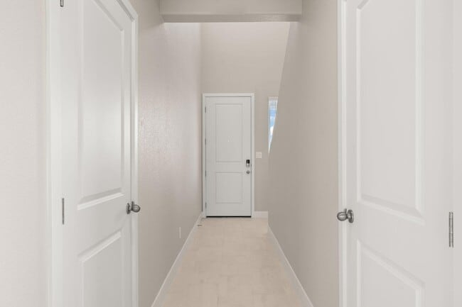 Building Photo - 4022 Silver Springs Road NE