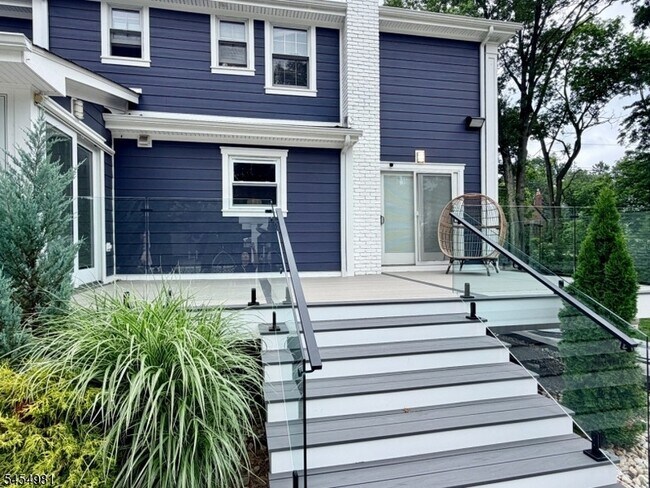 Building Photo - 43 Edgewood Ave