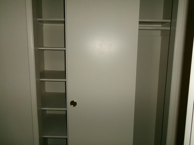 Building Photo - 9404
