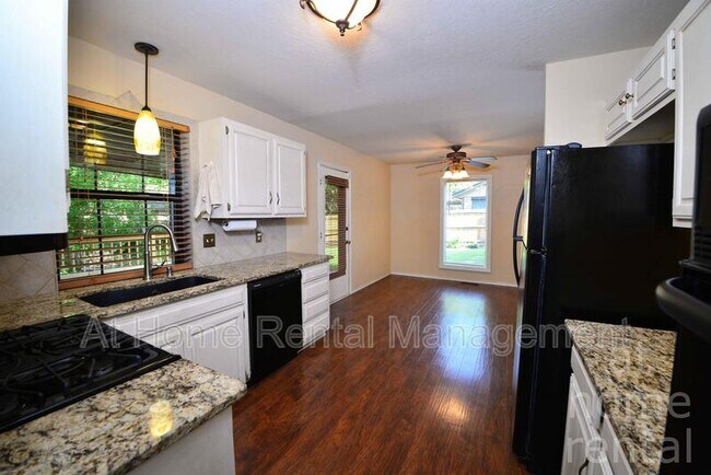 Building Photo - 8316 S Pittsburg Ave