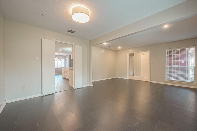 Building Photo - 11406 High Star Dr
