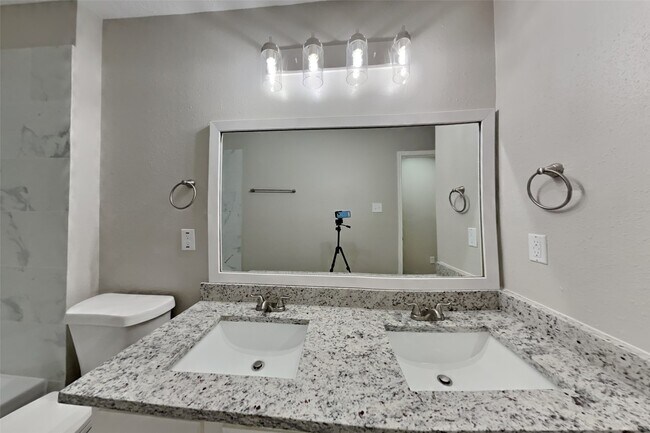 Building Photo - 20314 Savannah Bay Rd