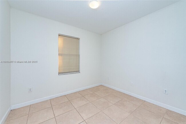 Building Photo - 10901 NW 83rd St