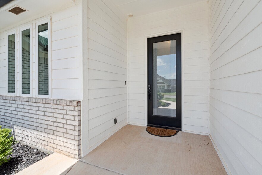Building Photo - 15908 Buffalo Dr